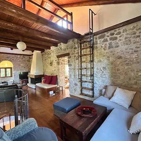 Σαλέ Mountain Nest - Your Fairytale Escape