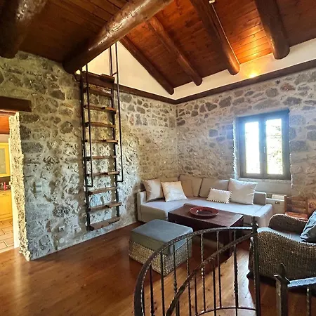 Σαλέ Mountain Nest - Your Fairytale Escape Άνω Πολύδροσος